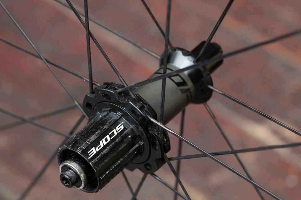 Review: Scope Cycling R5c carbon fibre clincher wheels | road.cc